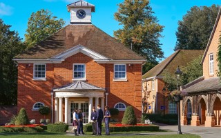 Privati amerikietiška vidurinė mokykla - TASIS England, Anglijoje