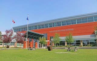 Vidurinės mokyklos Kanadoje: Golden Hills School Division, Alberta