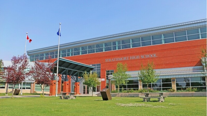 Vidurinės mokyklos Kanadoje: Golden Hills School Division, Alberta