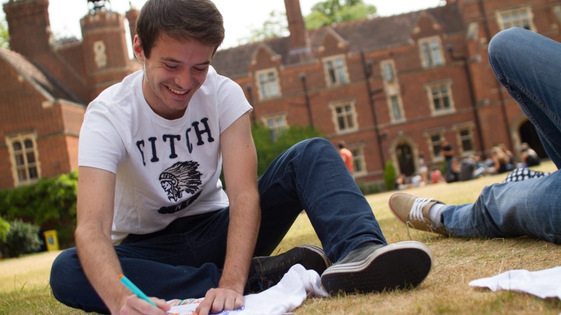 Nuo Harvardo iki Krokuvos: kur lietuviai ieško svajonių studijų ir kokią kainą tenka už jas mokėti